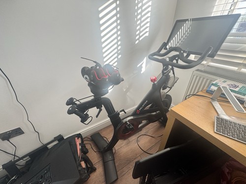 Peloton upright indoor - peloton,