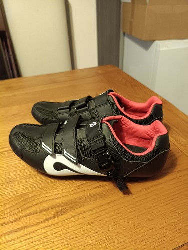 Peloton cycling shoes red and - peloton,