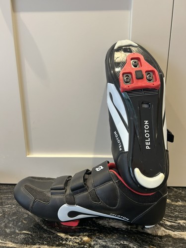 Peloton black red cycling - black,