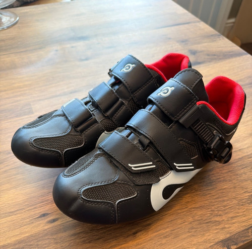 Peloton cycling shoes red and - peloton,
