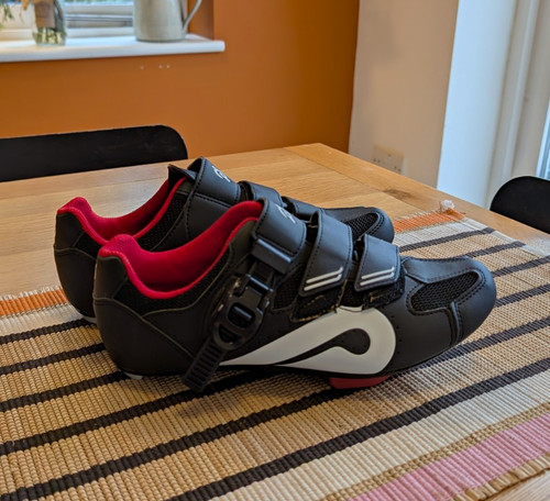 Pelaton shoes size - -,